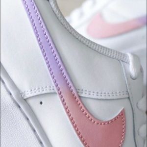 Color swoosh gradient Nike Air Force 1